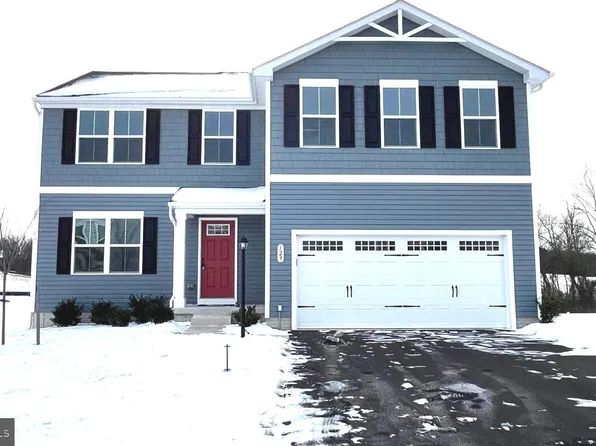 129 Stocking Pond Rd, Inwood, WV 25428