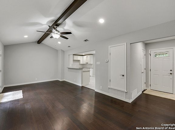 4th image of 3026 Sir Phillip Dr