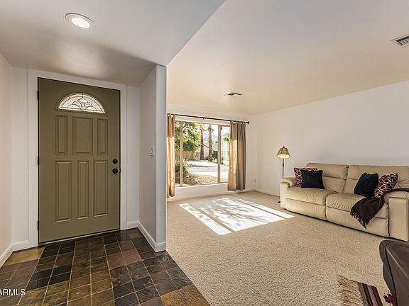 3rd image of 142 E VOLTAIRE Avenue