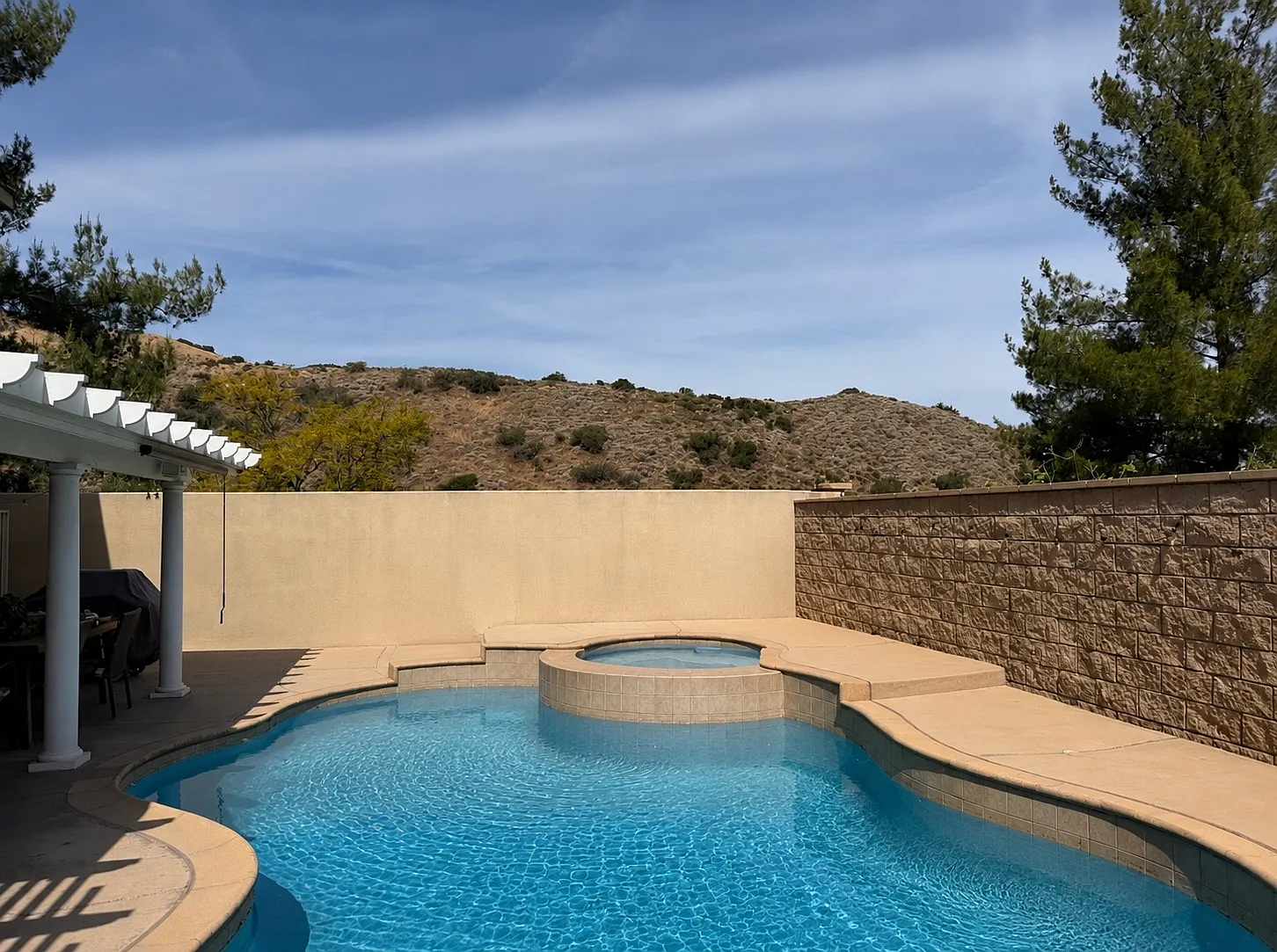 5 bed, 2.5 bath, 2461 sqft, $4,700 — Photo 1