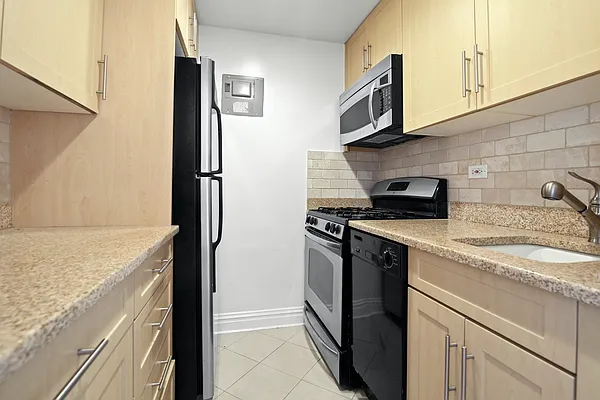 Rented by Stonehenge NYC LLC | media 3