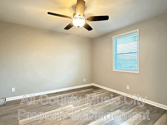 5th image of 3104 Brickdale Ln #B