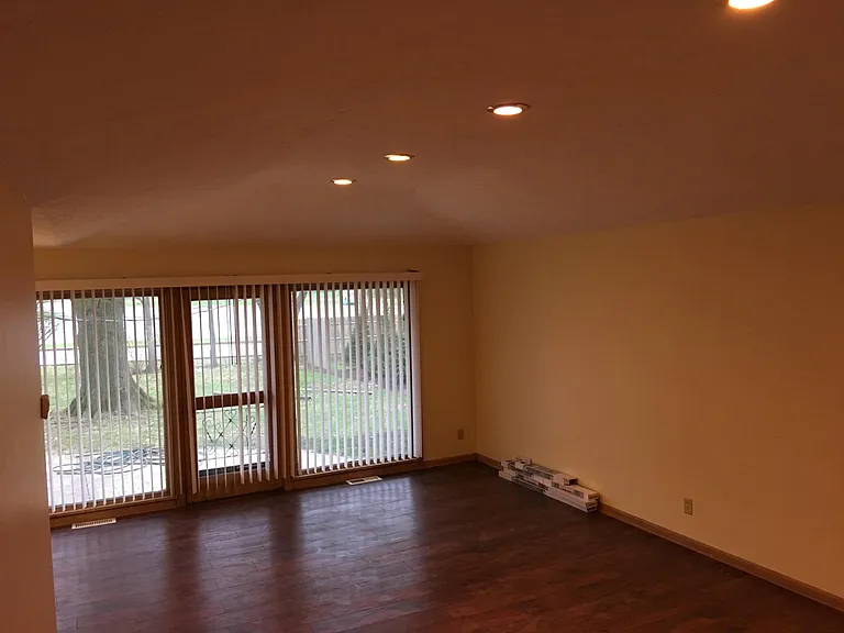 24500 Hilltop Dr — Photo 3