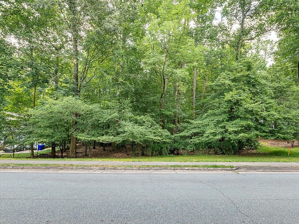 1st image of 114 Cobblestone Dr #24