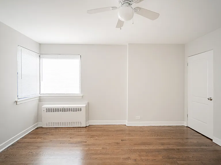 Bedroom 7353-3S