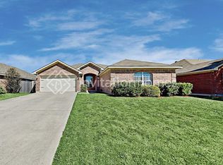 950 Micah Rd, Burleson, TX 76028