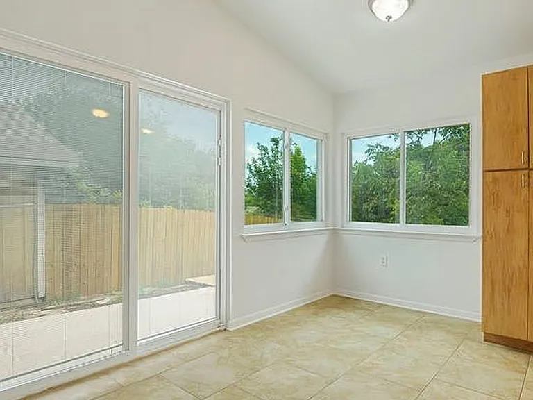 8412 Clear Mdw — Photo 10