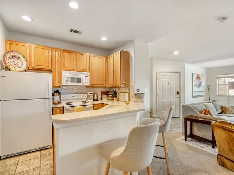 550 Mohawk Dr #70 — Photo 3
