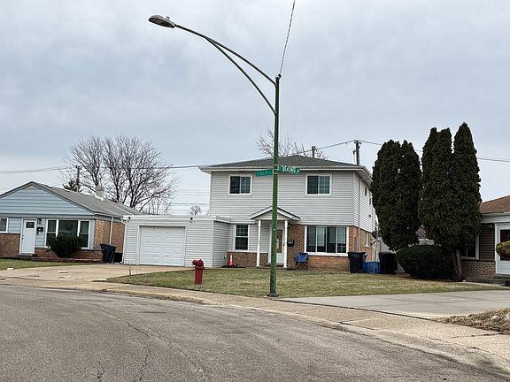 5th image of 4719 W 82nd St