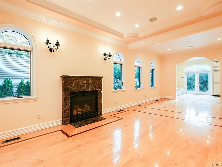 27 Elliot Rd — Photo 3