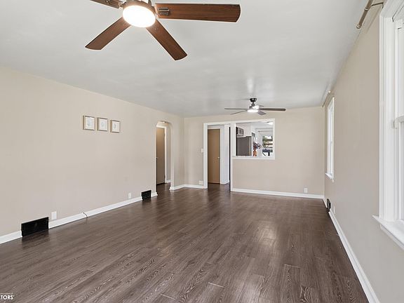 4th image of 1026 Avenue E