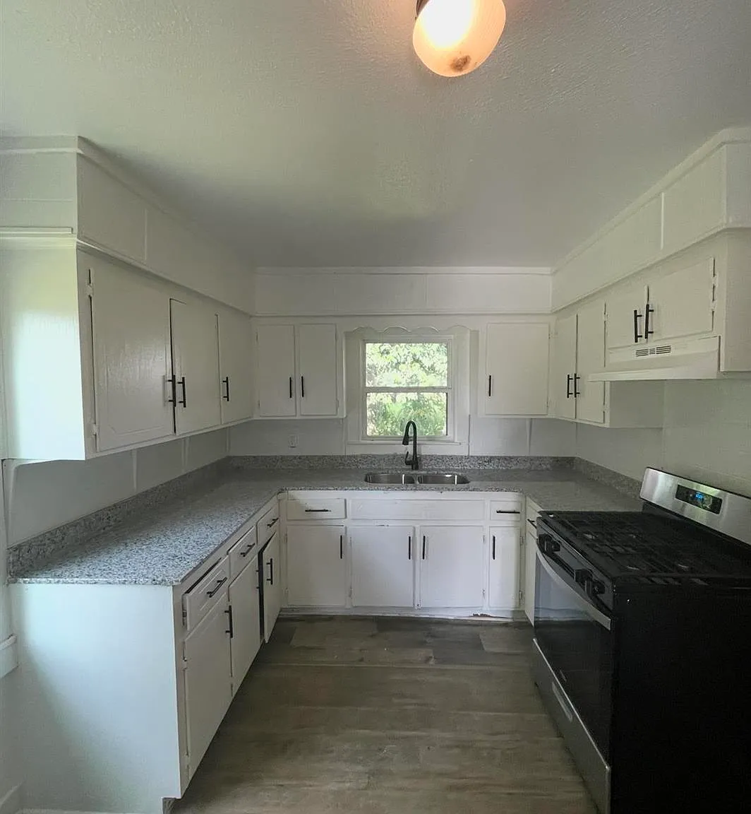 3 bed, 1182 sqft, $1,200 — Photo 3
