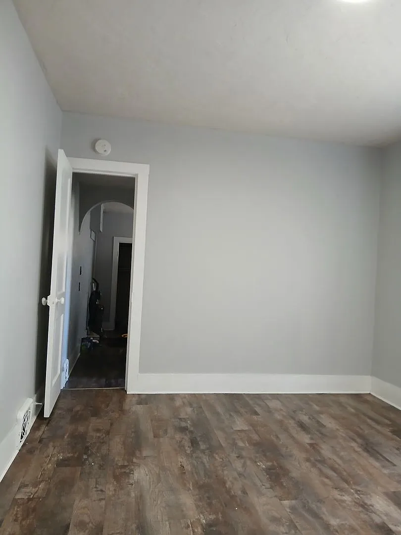 405 S Walts Ave — Photo 3