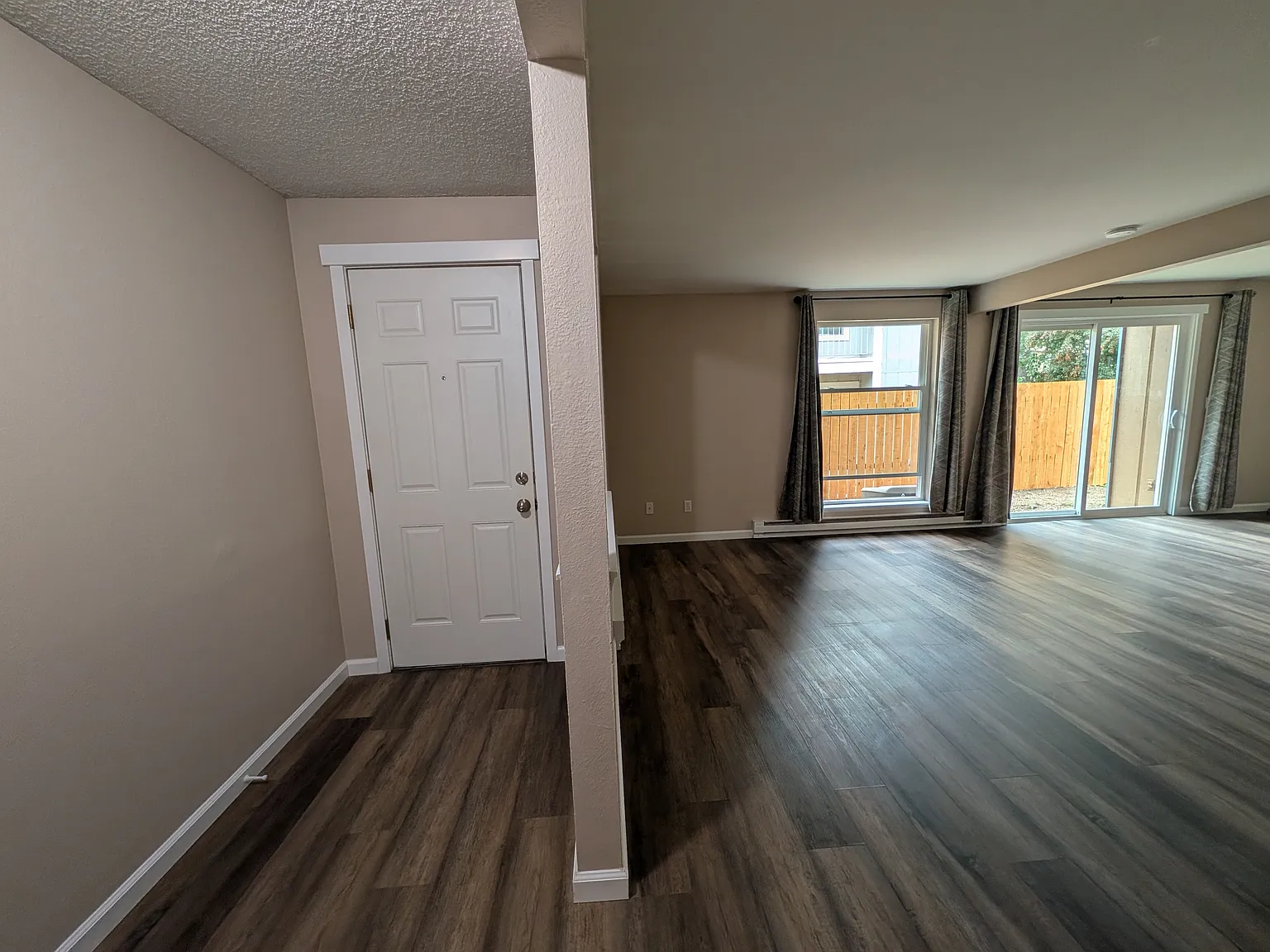 2 bed, 1.5 bath, 1030 sqft, $1,975 — Photo 3