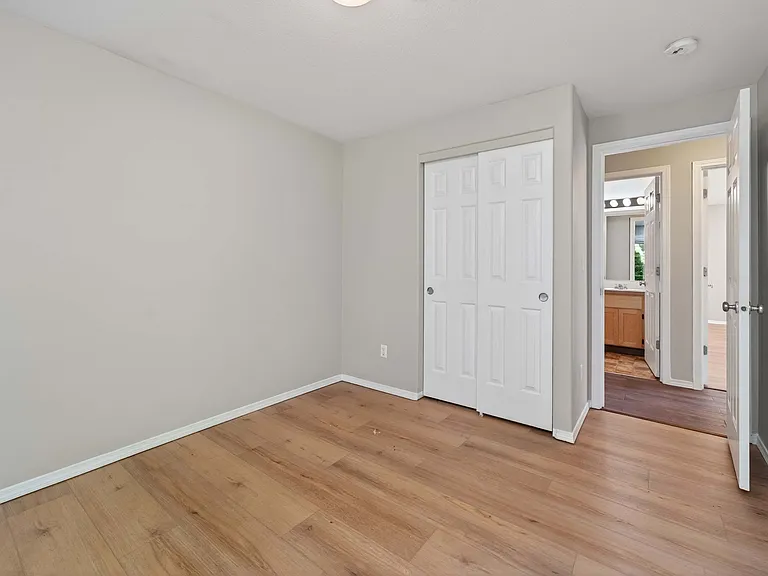 811 NW 16th Ave — Photo 18