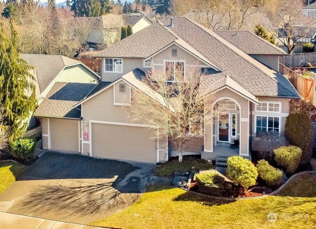5128 Nathan Loop SE photo 1