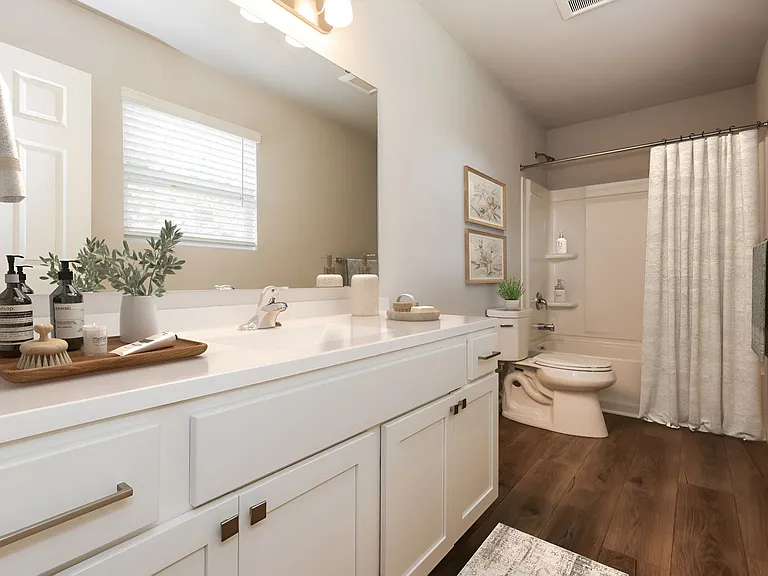 137 W Mason St — Photo 14