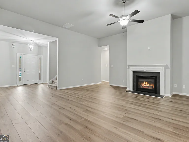 270 Southridge — Photo 10