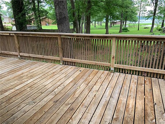 5th image of 818 W Lakeshore Dr