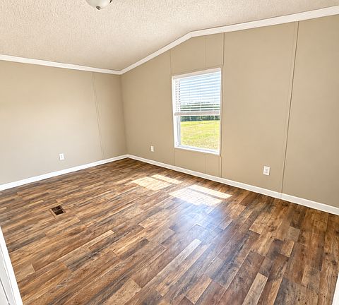 4th image of 437 Everest Rd Lot 3