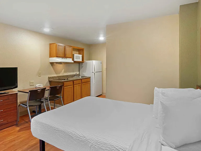 Studio Suite - 1 Full Bed