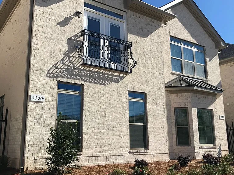 1100 Runningvine Ln — Photo 1