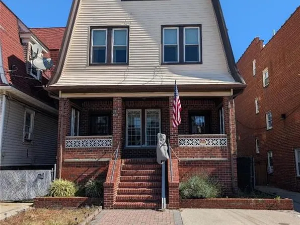 186 Beach 118th St, Rockaway Park, NY 11694