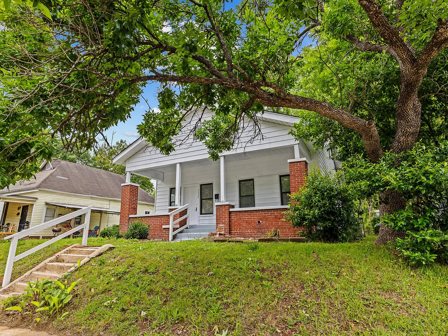 2608 Avenue G - 1 — Photo 4