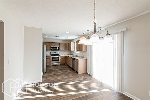 4th image of 1206 Merritt Hill Trl