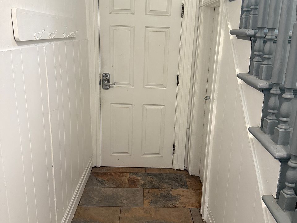 1st image of 29 Mechanic St #1
