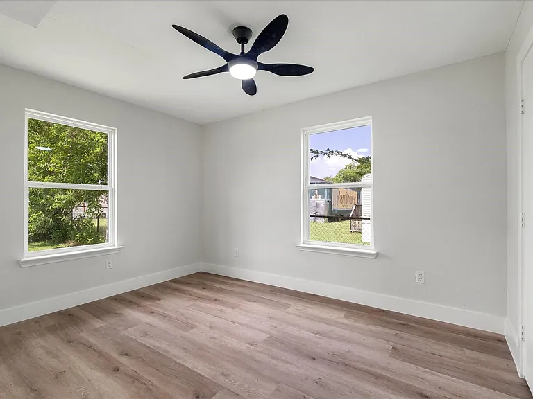 7104 Dallas St #1 — Photo 14