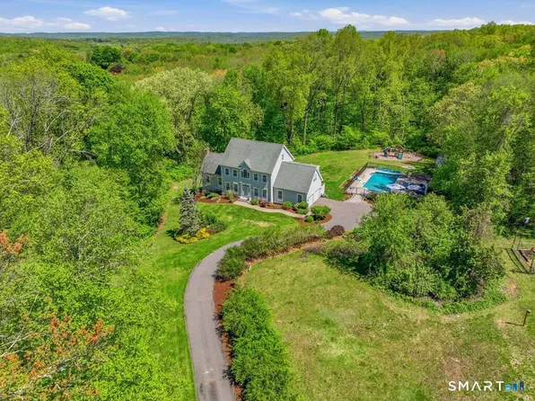 15 Fox Ridge Lane, Hebron, CT 06248