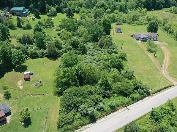 856 Edmon Rd, Apollo, PA 15613