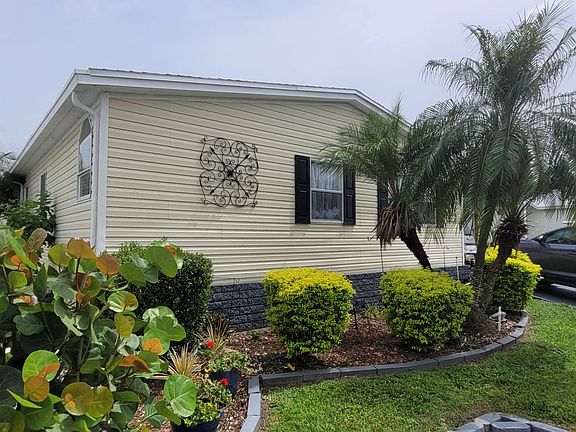 3rd image of 113 Lake Pointe Dr