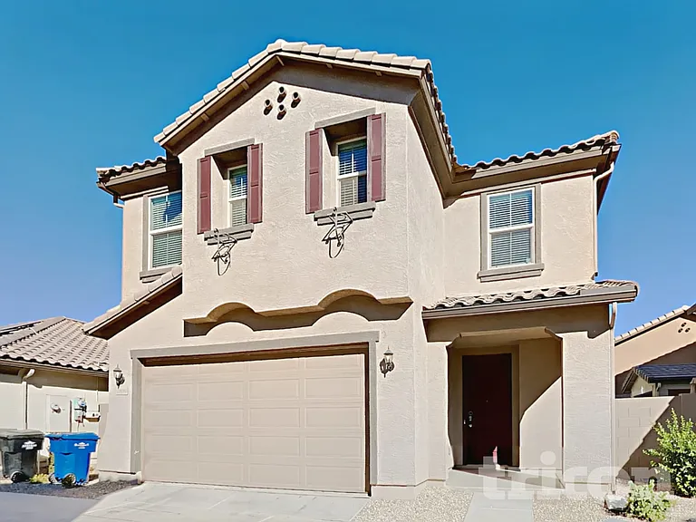 11690 N 166th Dr — Photo 2