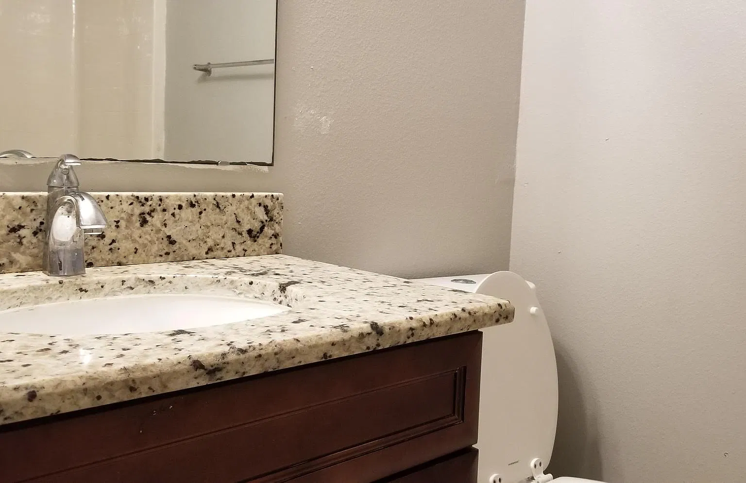 731 Dromedary Dr — Photo 2