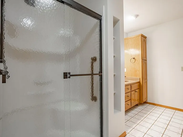612 S Sparks Ave — Photo 7