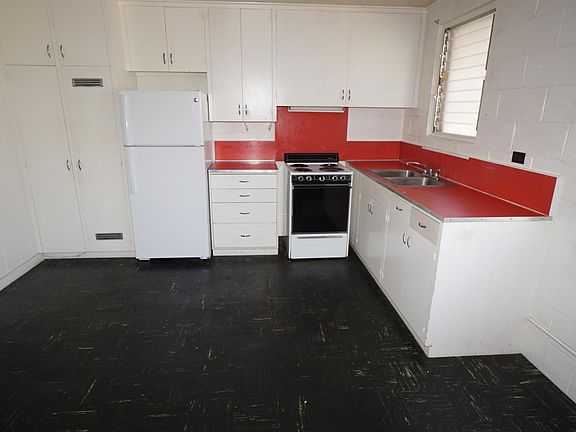 4th image of 733 Birch St APT D
