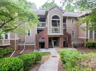 115 Abingdon Ct APT 2B, Cary, NC 27513