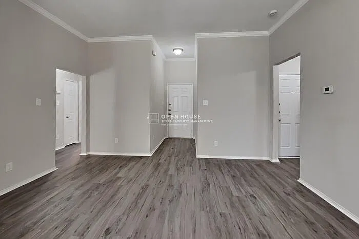 3 bed, 2.0 bath, 1452 sqft, $1,950 — Photo 3