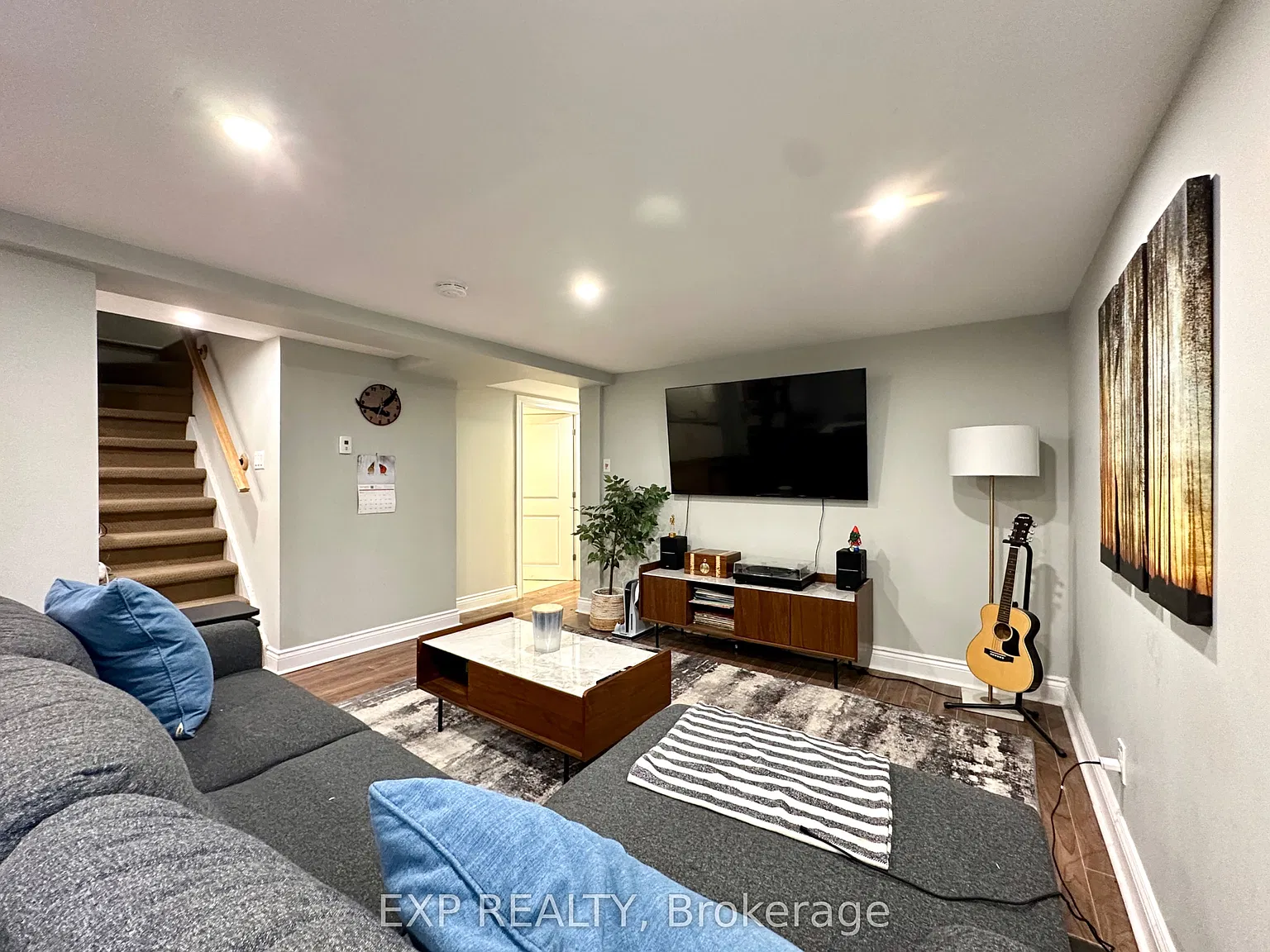 3 bed, $2,200 — Photo 3