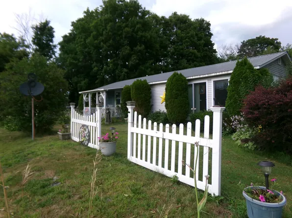 587 St. Albans Road, Swanton, VT 05488