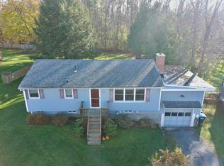 135 Lakeview Dr, Shelburne, VT 05482