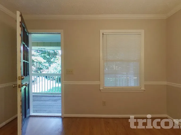 1516 Maple Ridge Dr — Photo 4
