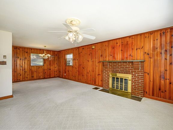4th image of 2632 Mayflower Dr