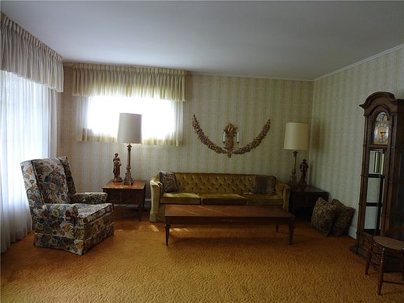 3rd image of 524 E Main St