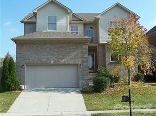 2812 Red Leaf Dr, Lexington, KY