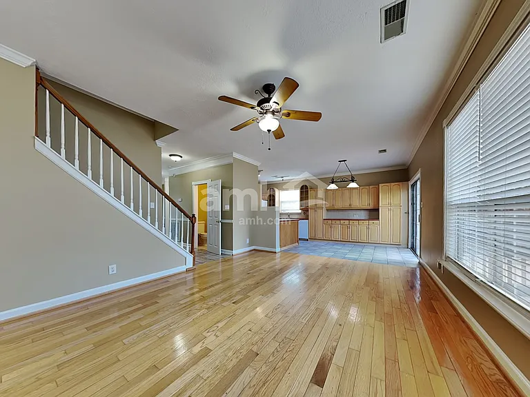 4317 Aylesbury Dr — Photo 7