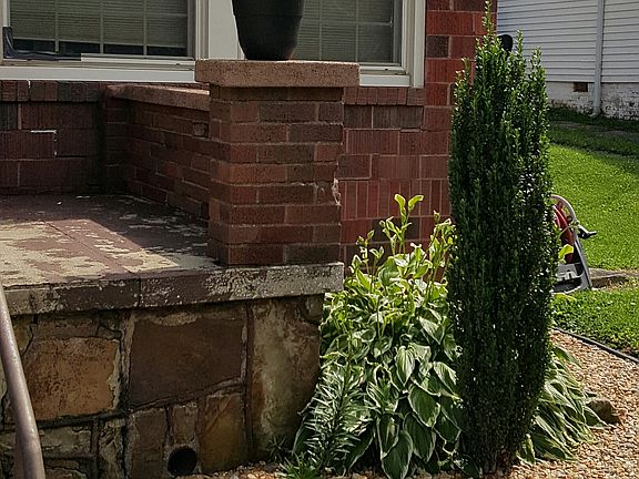 4th image of 412 W Center St