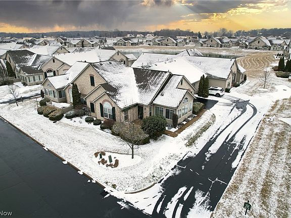 4th image of 2739 Canterbury Cir #D